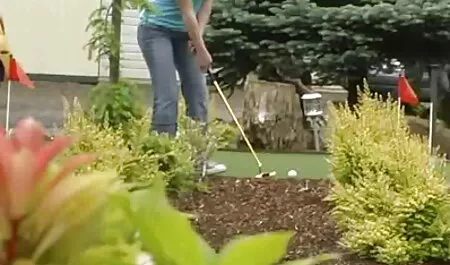 Hermosa fiesta con la abuela porrno fuerte en la piscina