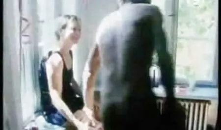 Chica Flexible estiramiento y masturbándose videos follando duro por gravedad