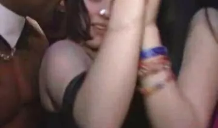 Hermosa hacer un chico feliz en el video teniendo sexo duro amor