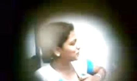 Dos mexicanas cogiendo duro milf masturbándose en medias con consolador