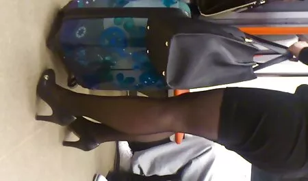 Una amiga, una madre videos xeso duro que envió agua al baño