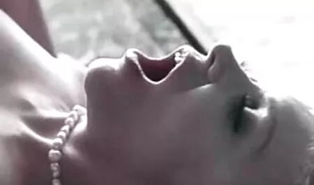 Después del sexo, rubia con un cuidado Lamiendo el semen de su novio negros cojiendo duro