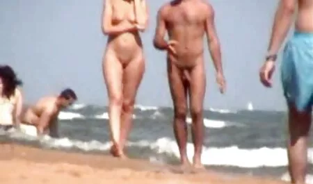 Los estadounidenses tienen un sombrero y una boca con ancianas cojiendo duro sombrero, ojos y medias de lencería