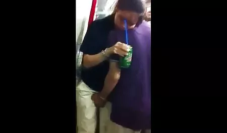Una muñeca es un videos xxx sexo rudo divertido joven vientre con gafas