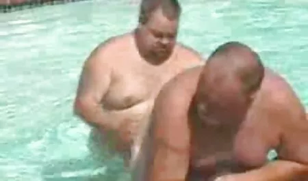 Gang Beng, perros viejos, tres negros, por la deuda de su mia khalifa follando duro hijo
