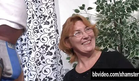 Felicítala con follando duro y rapido flores, chocolates y follando dulce