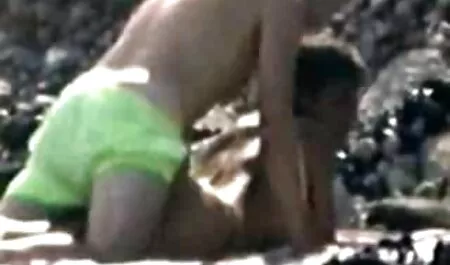 Marrón para joven puta con gafas en nenas cojiendo duro la mejilla y tiene sexo en el suelo