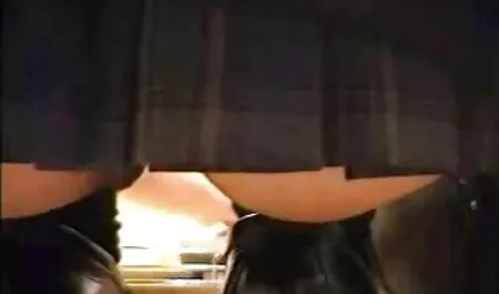 Besando a su esposa en videos pornos trios sexo duro la lavadora