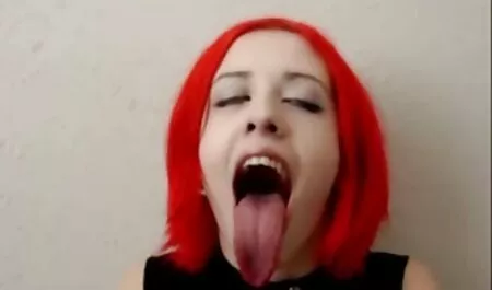 Negocios-Jessica Lynn en la ancianas follando duro mesa en la oficina